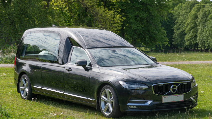 Miljøvenlige rustvogne: Grøn omstilling i bedemandsbranchen